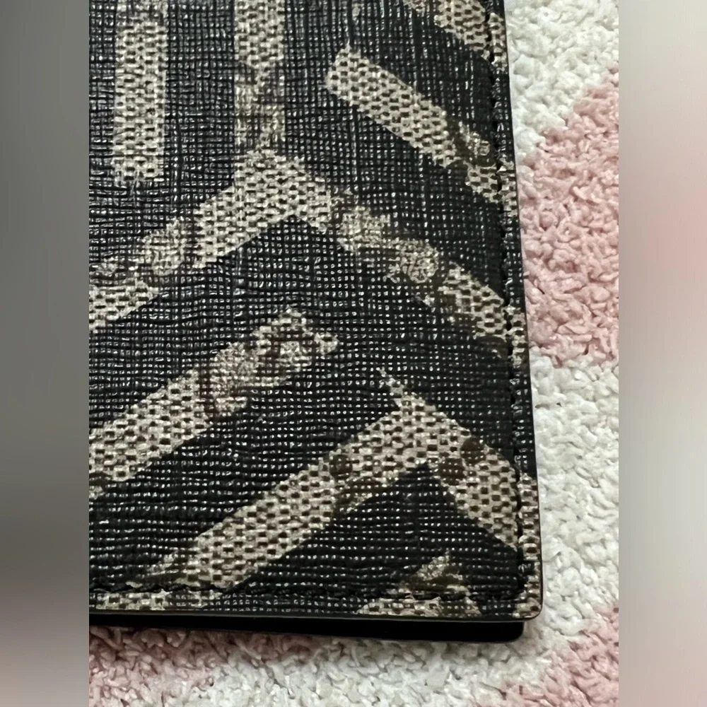Gucci Black and Beige Men's Wallet - Picture 15 of 15